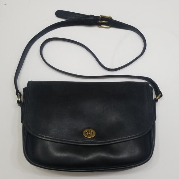 Coach Handbags - Coach Vintage City Bag Flap Turnlock Crossbody